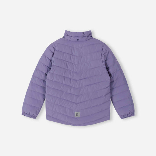 Chaqueta aislante ligera Reima Uumaja para niños, color Misty Violet – Foto de producto con la capucha abierta 3