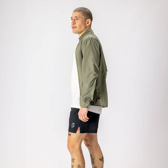 SCOTT Endurance Tech Windbreaker Herrenjacke – Lifestyleansicht 1