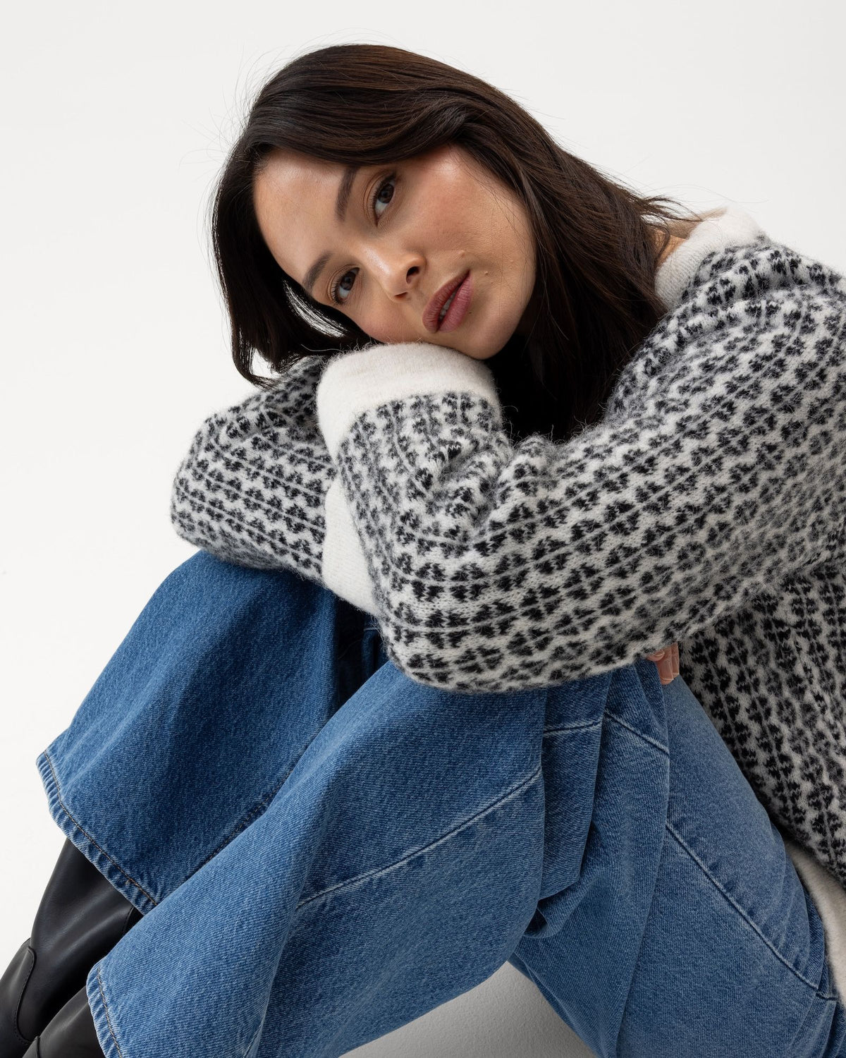 Margaret Crew – Off White-Black – Herstelleransicht