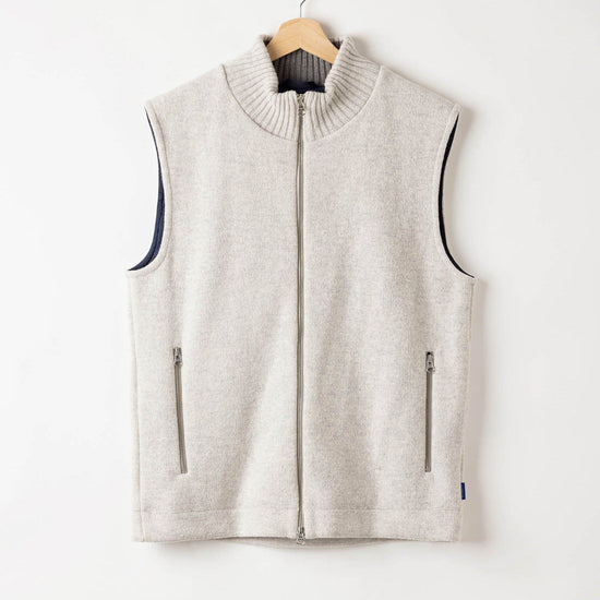 Fred Vest WP – Light Grey Melange – Kleiderbügelaufnahme