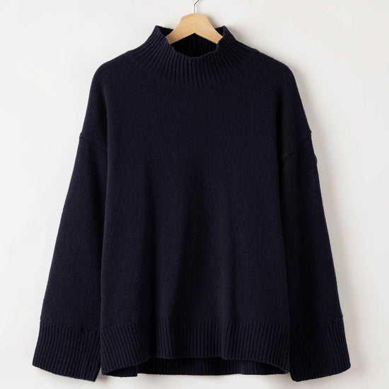 Margot Turtle WP – Navy – Kleiderbügelaufnahme