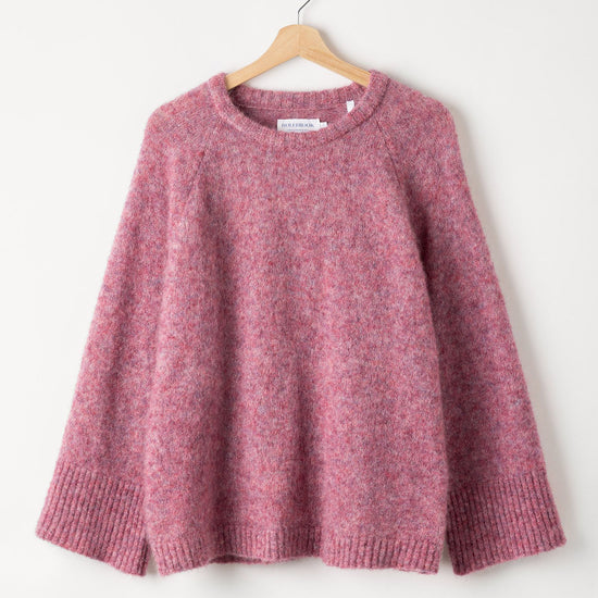 Tindra Sweater – Mulberry – Kleiderbügelaufnahme