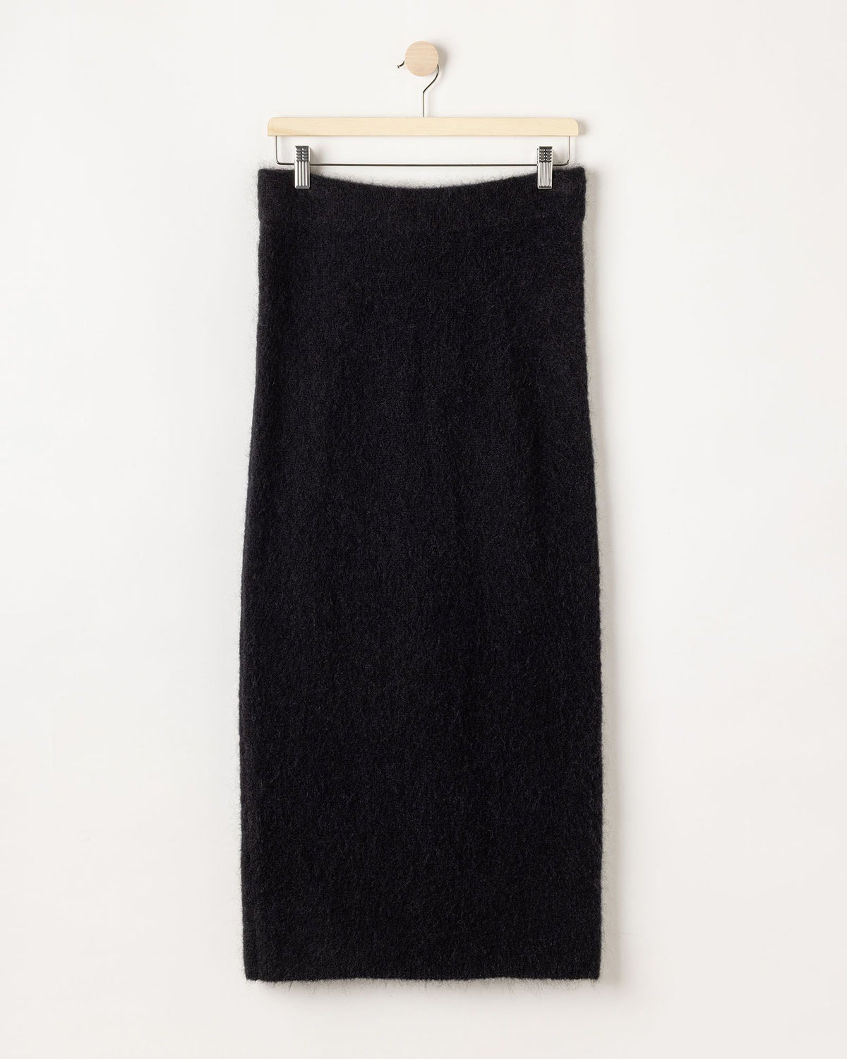 Tindra Skirt – Black – Kleiderbügelaufnahme