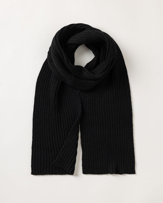 Åland Scarf – Black – Kleiderbügelaufnahme